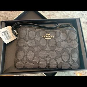Coach wristlet brand new